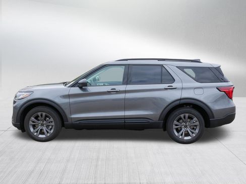 Used 2026 Ford Explorer Active w/ Active Comfort Package AWD/4WD image 4