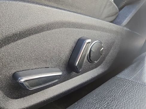 Used 2020 Ford Fusion SE image 18