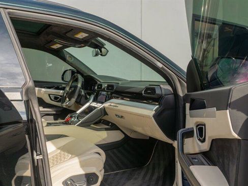 Used 2020 Lamborghini Urus image 50