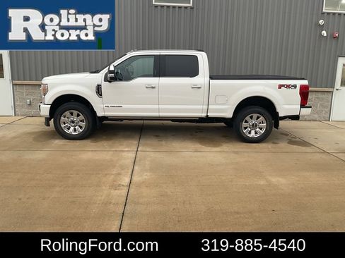Used 2022 Ford F250 Platinum w/ FX4 Off-Road Package image 2