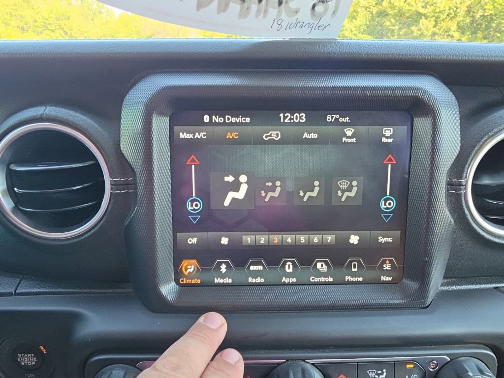 Used 2018 Jeep Wrangler Unlimited Sahara AWD/4WD image 53