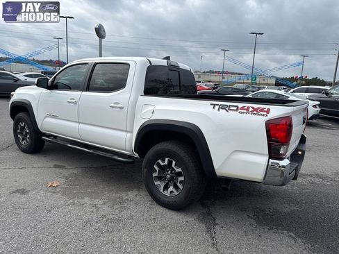 Used 2019 Toyota Tacoma TRD Off-Road image 4