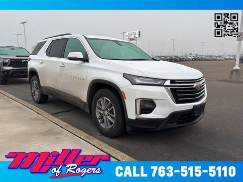 Used 2022 Chevrolet Traverse LT image 1