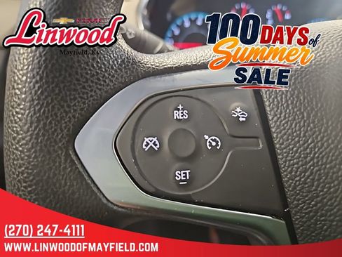Used 2023 Chevrolet Traverse LS FWD image 17
