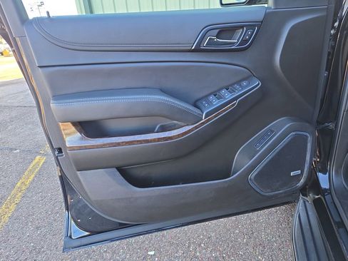 Used 2019 Chevrolet Tahoe LT image 12