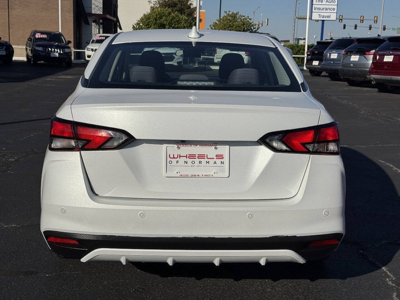 Used 2022 Nissan Versa SV FWD image 6