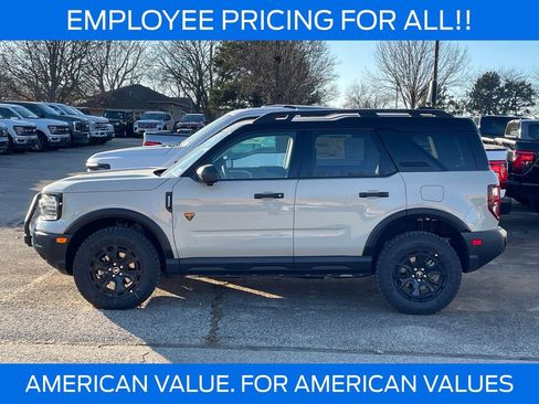 New 2025 Ford Bronco Sport Badlands w/ Sasquatch Badlands Package AWD/4WD image 2