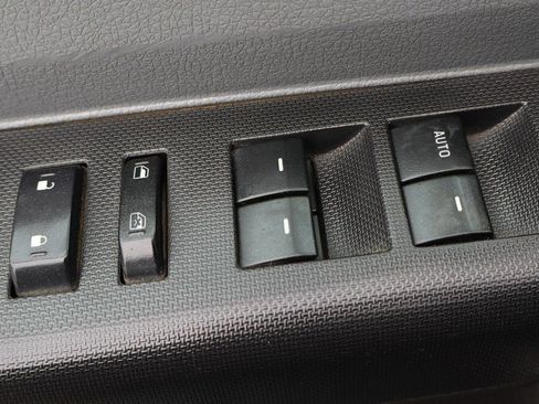 Used 2011 Ford F550 4x4 Crew Cab Super Duty w/ Payload Upgrade Pkg image 13
