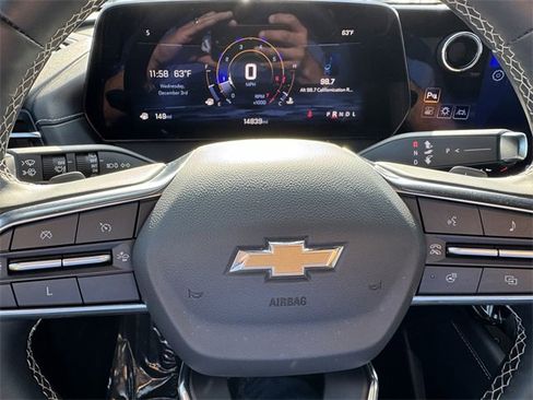 Certified 2025 Chevrolet Traverse LT image 17