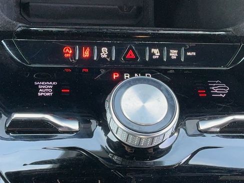 Used 2024 Jeep Wagoneer Series III image 26