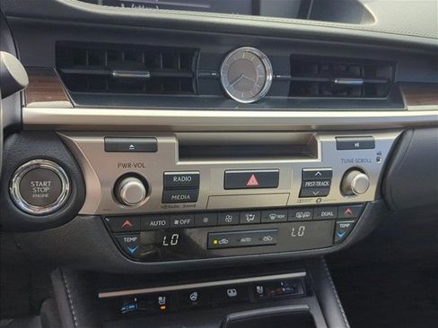 Used 2018 Lexus ES 350 w/ Luxury Package w/Wood Trim FWD image 22