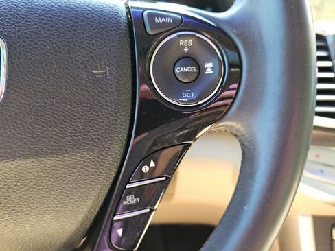 Used 2015 Honda Accord Touring image 25