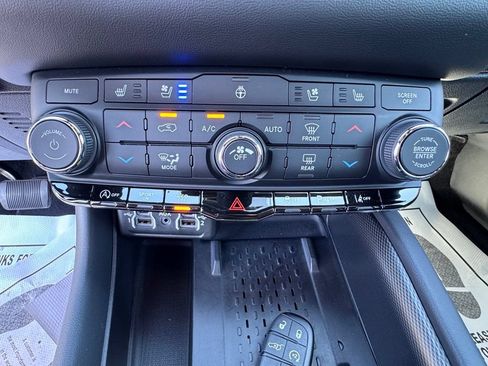 Used 2025 Dodge Durango GT AWD/4WD image 30