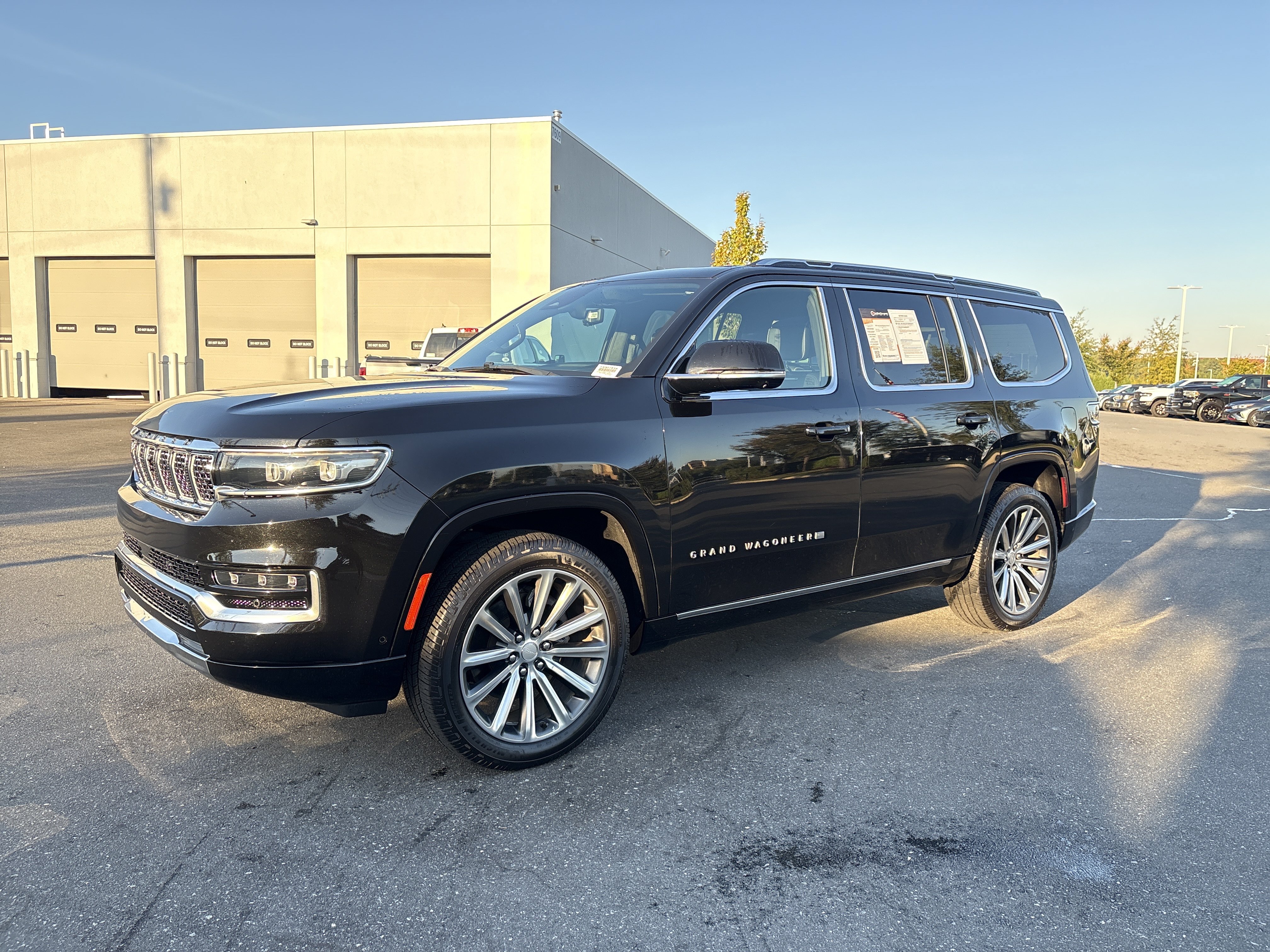 Used 2022 Jeep Grand Wagoneer Series II AWD/4WD image 5