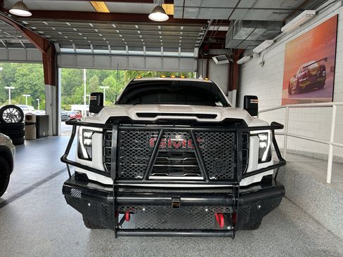Used 2024 GMC Sierra 3500 AT4 w/ AT4 Premium Plus Package AWD/4WD image 2