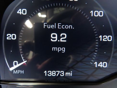 Used 2024 GMC Yukon AT4 image 13