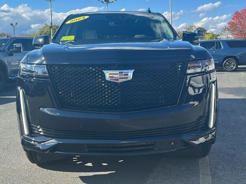 Certified 2024 Cadillac Escalade Sport Platinum w/ Heavy-Duty Trailer Package image 2