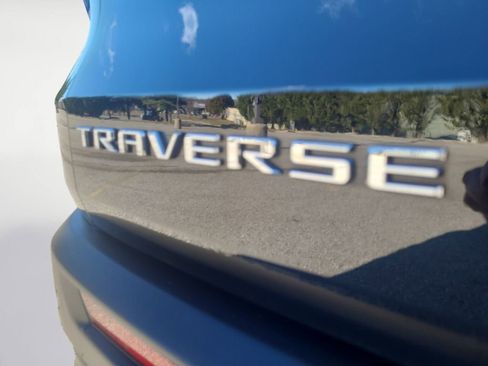 Used 2024 Chevrolet Traverse LS image 16