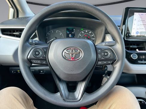 Used 2025 Toyota Corolla LE FWD image 14