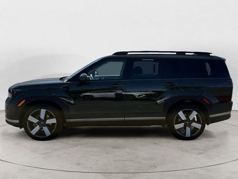 Used 2025 Hyundai Santa Fe Limited FWD image 2