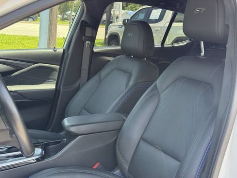 Used 2025 Buick Envista Sport Touring w/ Convenience I Package FWD image 14