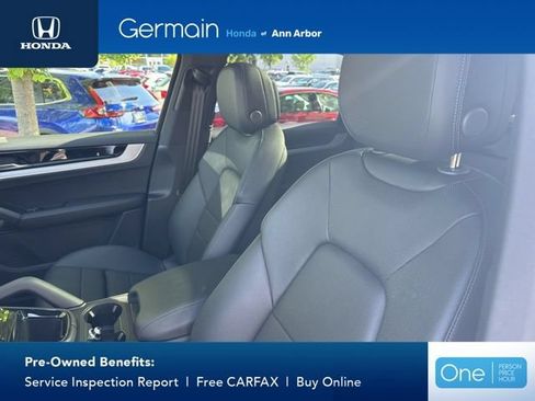 Used 2024 Porsche Cayenne AWD/4WD image 19