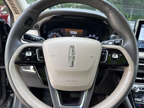 Used 2020 Lincoln Corsair FWD w/ Premium Package image 23