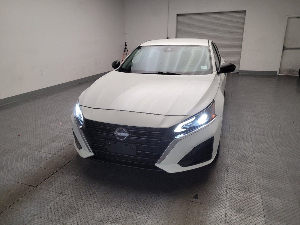 Used 2024 Nissan Altima 2.5 SV FWD image 15