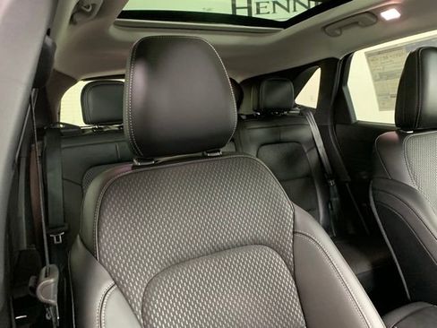 Used 2025 Ford Escape SE image 26