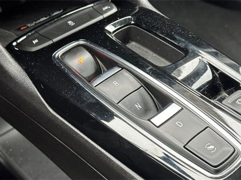 Used 2022 Chevrolet Bolt EUV LT w/ Convenience Package image 32