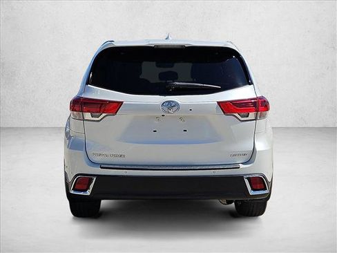 Used 2018 Toyota Highlander Limited image 6