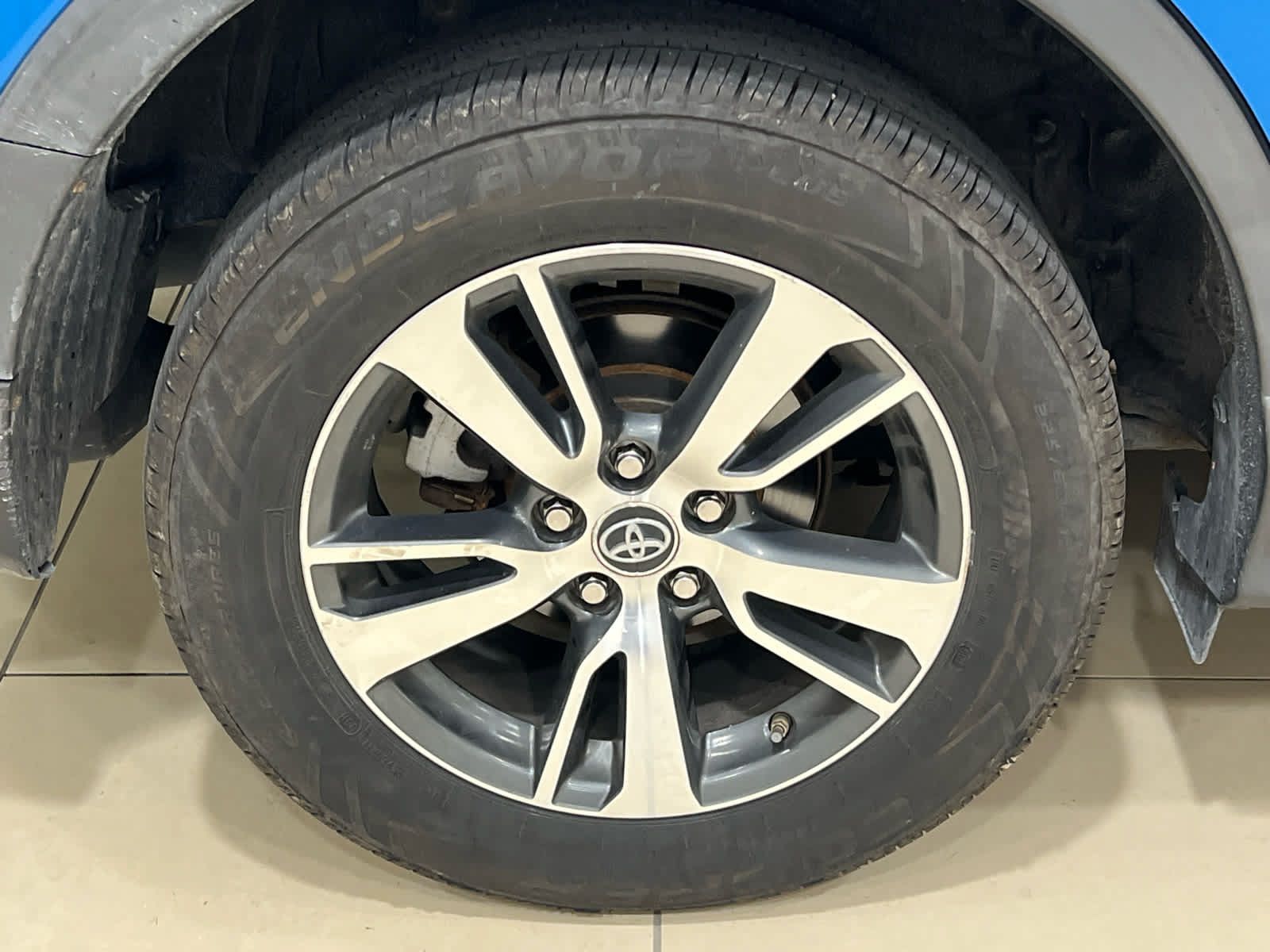 Used 2016 Toyota RAV4 XLE w/ Convenience Package AWD/4WD image 3