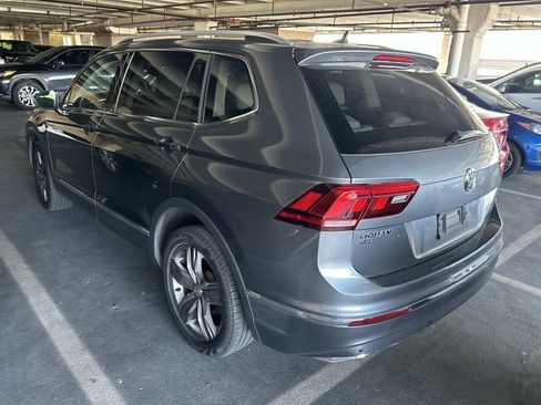 Used 2020 Volkswagen Tiguan SEL FWD image 2