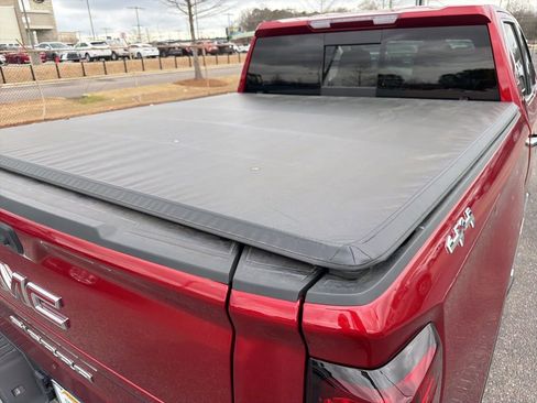 Used 2024 GMC Sierra 1500 SLT w/ SLT Convenience Package image 17