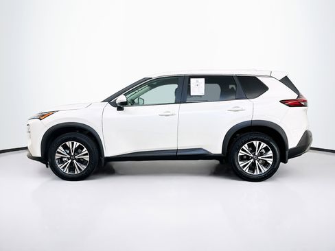 Used 2023 Nissan Rogue SV image 4