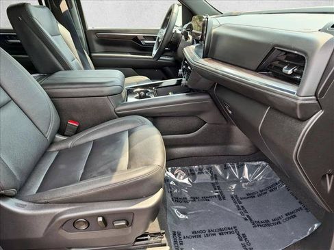 Used 2026 Chevrolet Suburban LT w/ Comfort Package AWD/4WD image 22