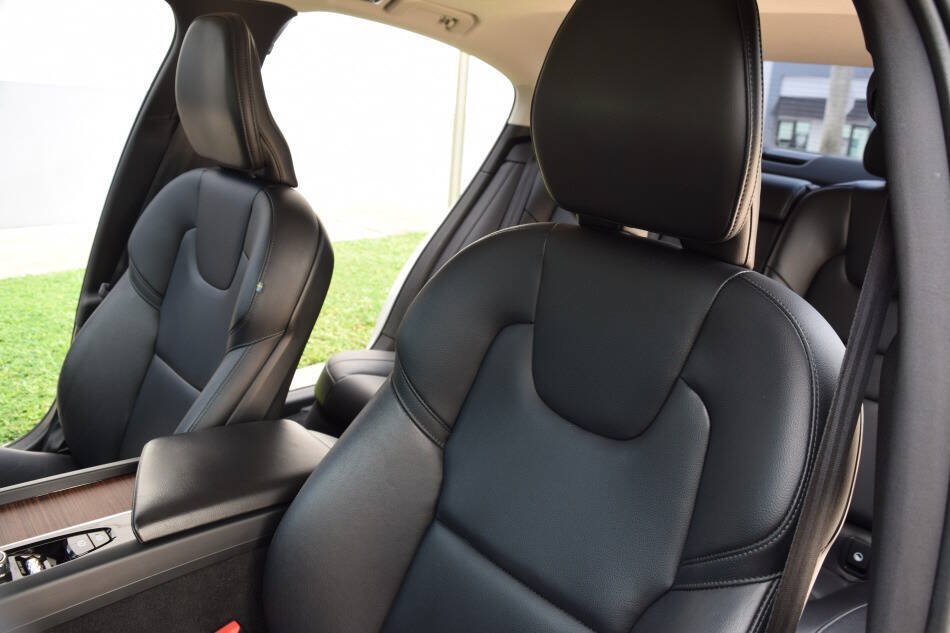 Used 2019 Volvo S60 T5 Momentum w/ Multimedia Package FWD image 40