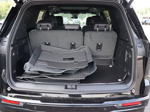 New 2026 Chevrolet Traverse High Country w/ LPO, Floor Liner Package AWD/4WD image 26