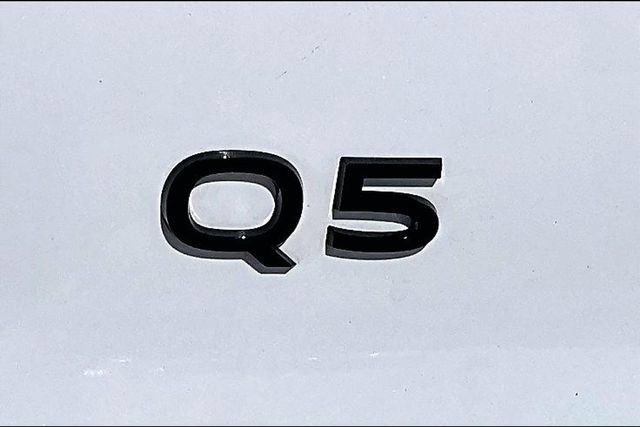 Used 2025 Audi Q5 Premium w/ Convenience Package AWD/4WD image 33