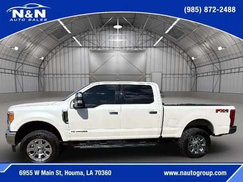 Used 2017 Ford F250 Lariat w/ Lariat Ultimate Package AWD/4WD image 2