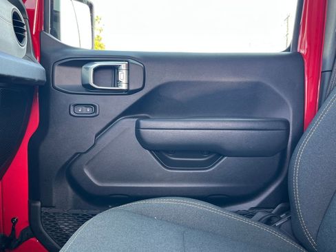 Used 2025 Jeep Wrangler Unlimited Sport S 4xe AWD/4WD image 18