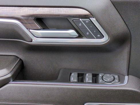 Certified 2023 Chevrolet Silverado 1500 LTZ AWD/4WD image 22