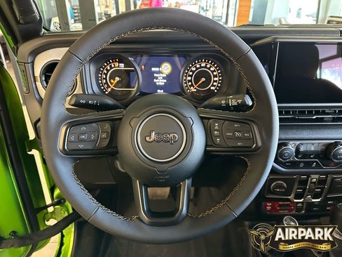 New 2025 Jeep Gladiator Sport AWD/4WD image 17