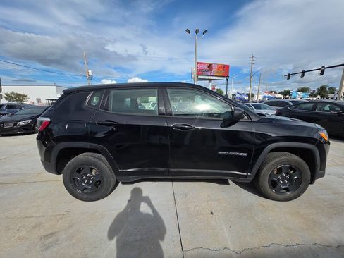 Used 2018 Jeep Compass Sport w/ Tech Group AWD/4WD image 17