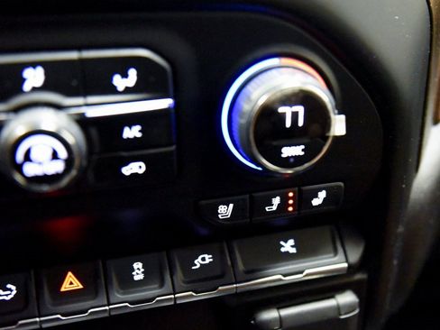 Used 2021 Chevrolet Silverado 1500 High Country w/ Technology Package image 28