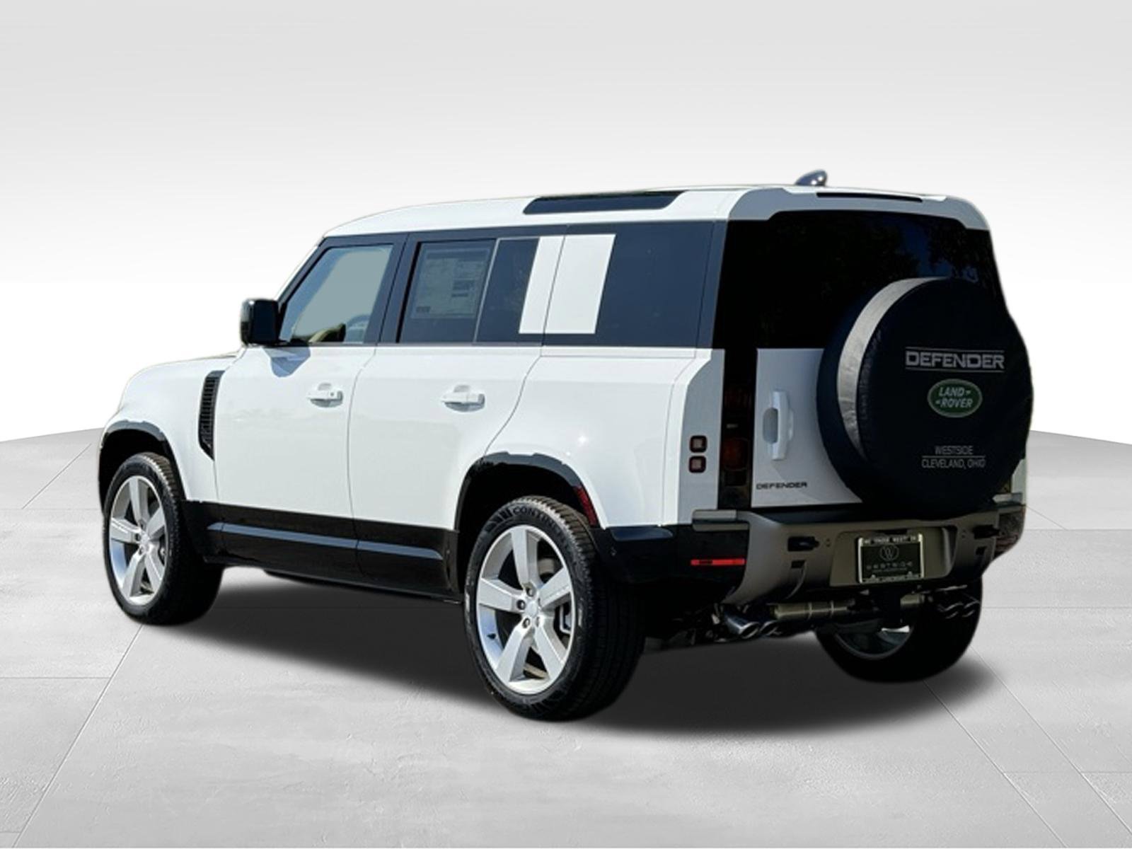 New 2025 Land Rover Defender 110 X-Dynamic SE AWD/4WD image 4