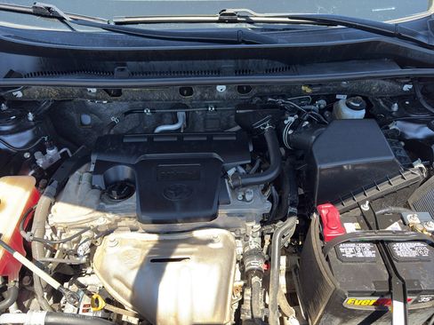 Used 2018 Toyota RAV4 XLE w/ Plus Extra Value Package FWD image 8