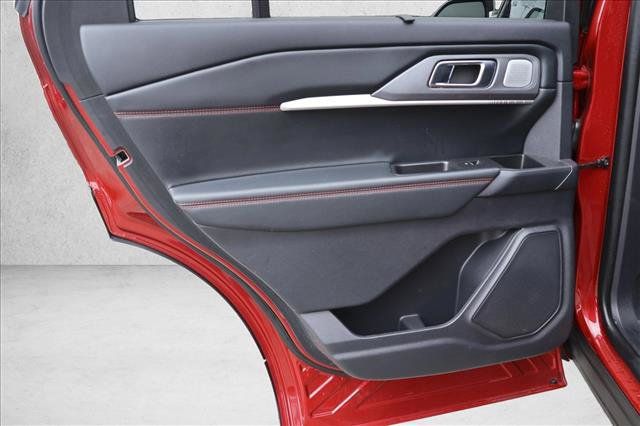 Used 2025 Ford Explorer ST AWD/4WD image 22
