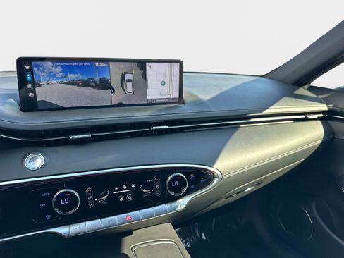 Used 2024 Genesis GV70 2.5T w/ Sport Prestige Package image 27