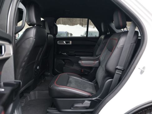 Certified 2022 Ford Explorer ST-Line w/ Class IV Trailer Tow Package image 18